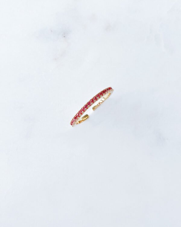 Rožinio cirkonio minimalistinis žiedas moterims.