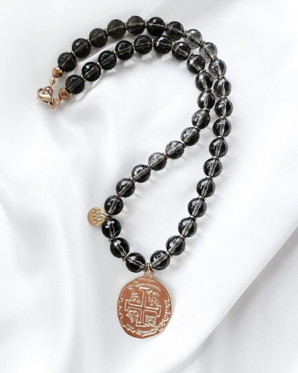 Dūminio kvarco akmenėlių vėrinys