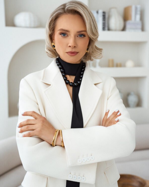 Onikso vėrinys moterims.