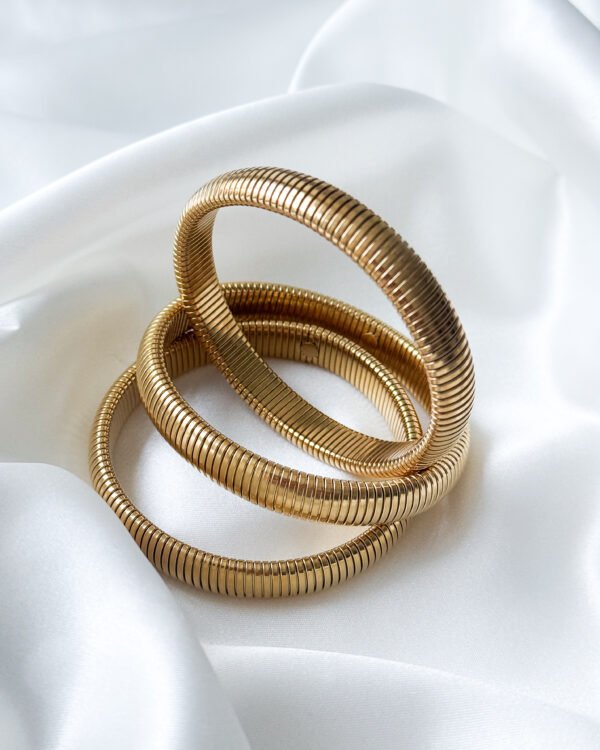 Aukso spalvos plonesnės apyrankės