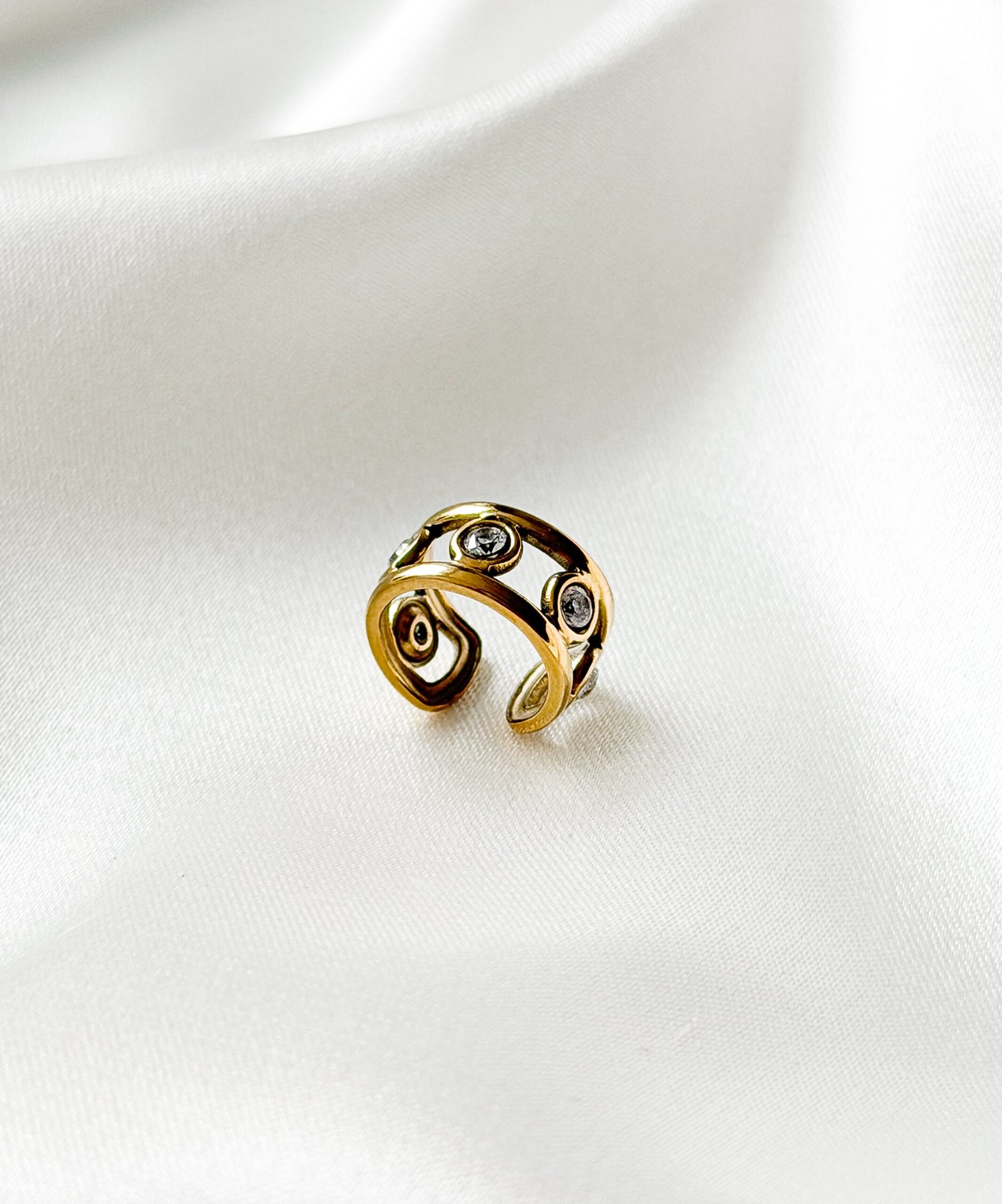 Atviras Ear Cuff auskaras su cirkoniais iš šono